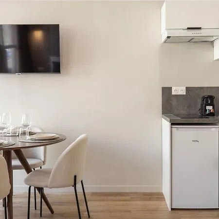 Moderne Et Climatisé - Proche Paris Appartement *