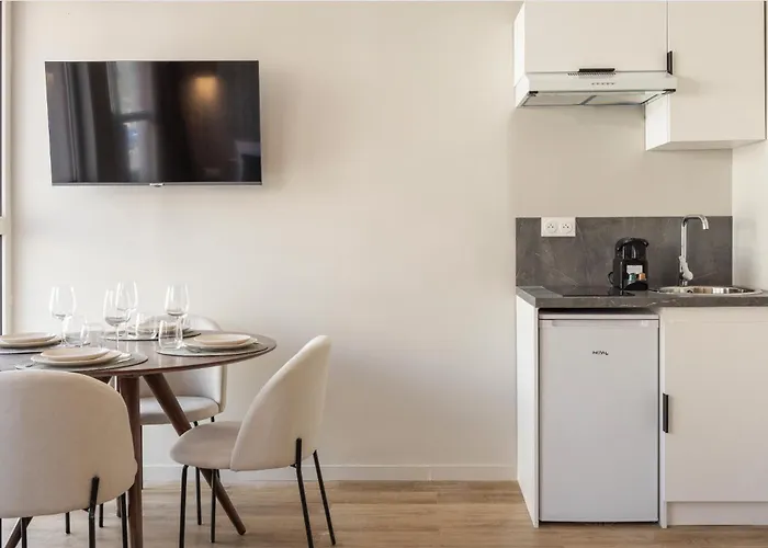 Moderne Et Climatisé - Proche Paris Appartement *
